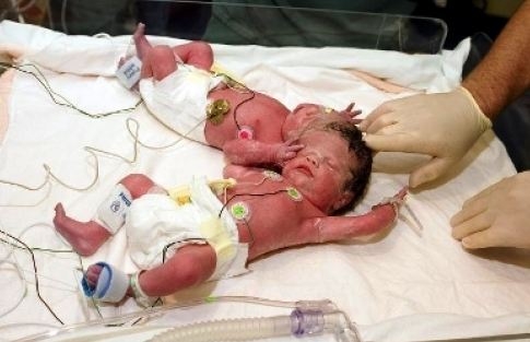 Порно әйелдер қара еркектерді сиқырлайды