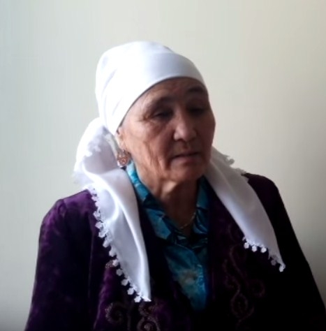 Әйелі жоқта өгей қызымен орыс секс