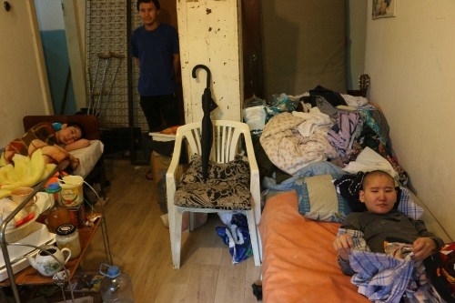 Орыс қыздары кімнің қынабы тереңірек екенін өлшейді (порно)