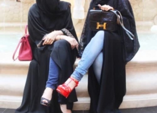 Жалаңаш Севинчтің порно фотосы