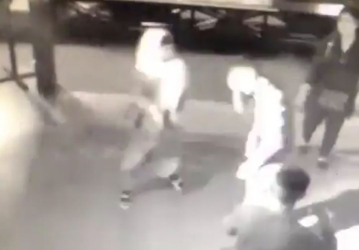 Ішімдік ішкен қыздардың етегіне үңіліп