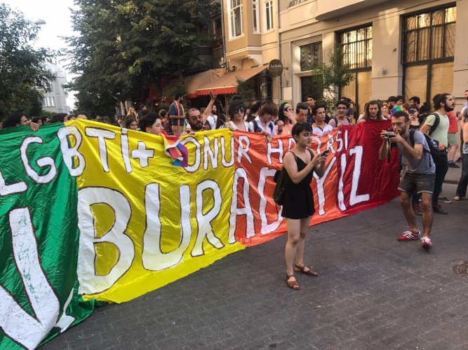 Киевте жыныстық қатынас үшін ақша төлейтін әйелдер