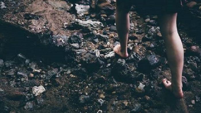 Трусики киіп отырған қыздардың суреттері