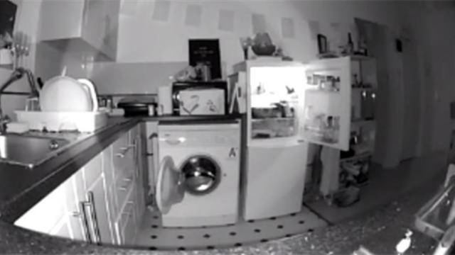 Мужчина снял на видео явление происходящие в доме после смерти бабушки