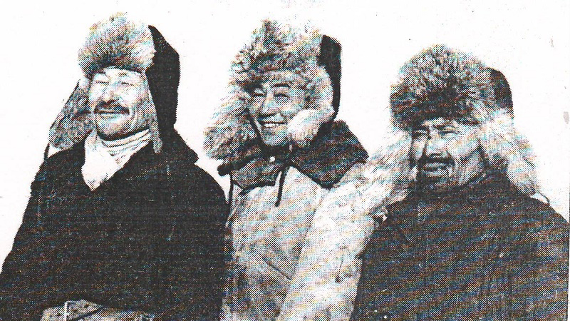 Ұйықтап жатқан әйелмен үштік