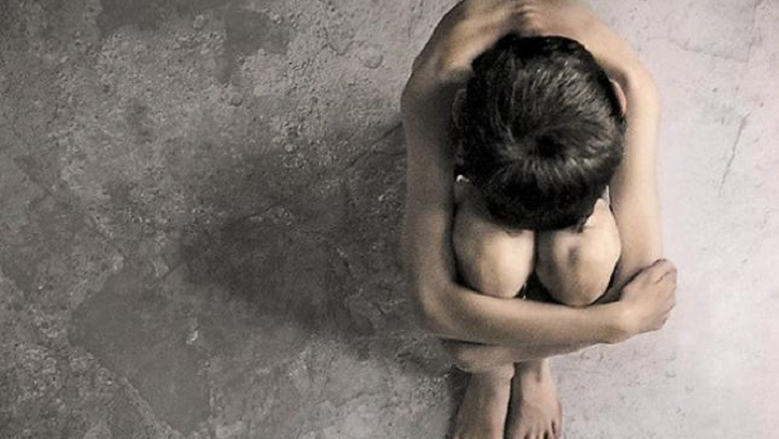 Сыныптастардың жалаңаш суреттері