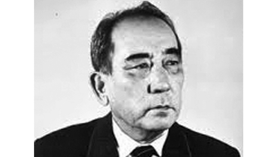 Көрші терезеде киім ауыстырып жатыр (видео)