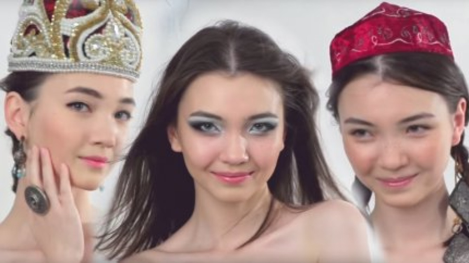 Көліктің рульіндегі хардкор порно