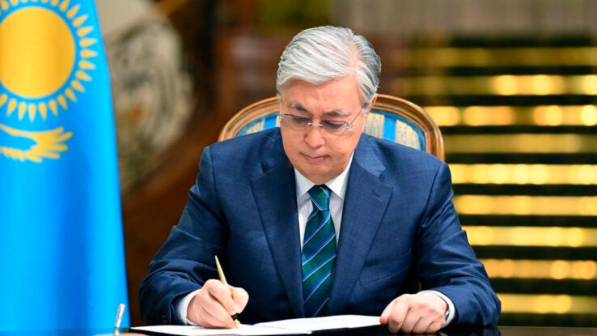 توقايەۆ ترامپتىڭ باج سالىعىنا قاتىستى حاتىنا جاۋاپ بەردى