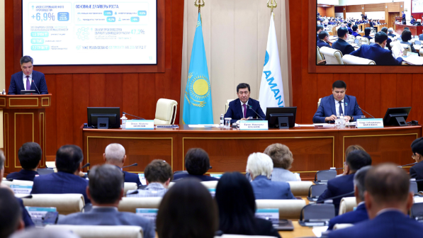 Фракция AMANAT в Мажилисе заслушала отчет Премьер-Министра по реализации Посланий Президента