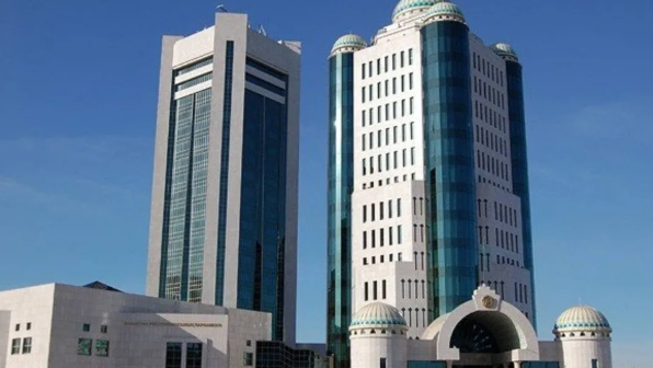 Тоқаев: Парламенттік республикаға айналу мәселесі күн тәртібінде тұрған жоқ