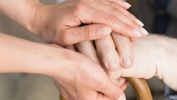 Қарттар күні: елде қарияларға қандай көмек көрсетіледі?