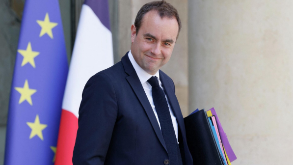 Францияның жаңа Премьер-министрі отставкаға кетті