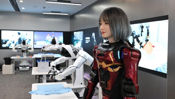 Алматы әкімі AgiBot компаниясының негізін қалаушының бірімен кездесті