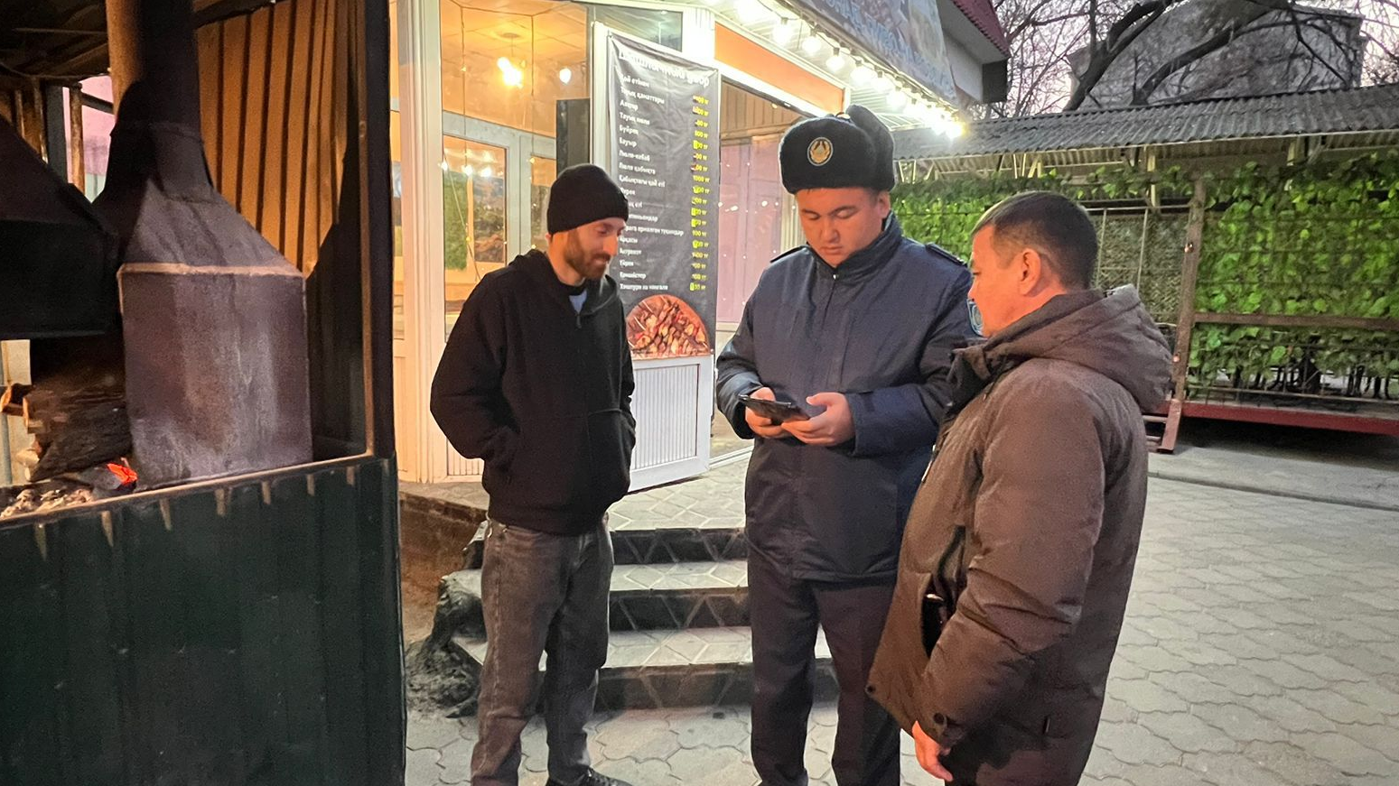 Алматының Жетісу ауданында «көп түтіндететін» заңсыз кәуапханалардың жұмысы тоқтатылды