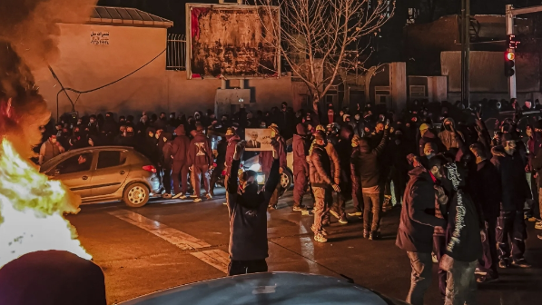 Вашингтон Иранға қатысты «өте қатаң» әскери нұсқалар қарастырылып жатқанын мәлімдеді