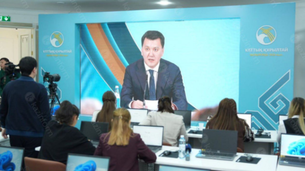 Ерлан Қарин: Бурабайдағы құрылтайдың нәтижесінде 6 заң қабылданып, 10 заң жұмысқа алынды