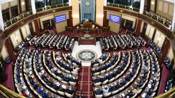 Тоқаев парламентті Құрылтай деп өзгертуді ұсынды