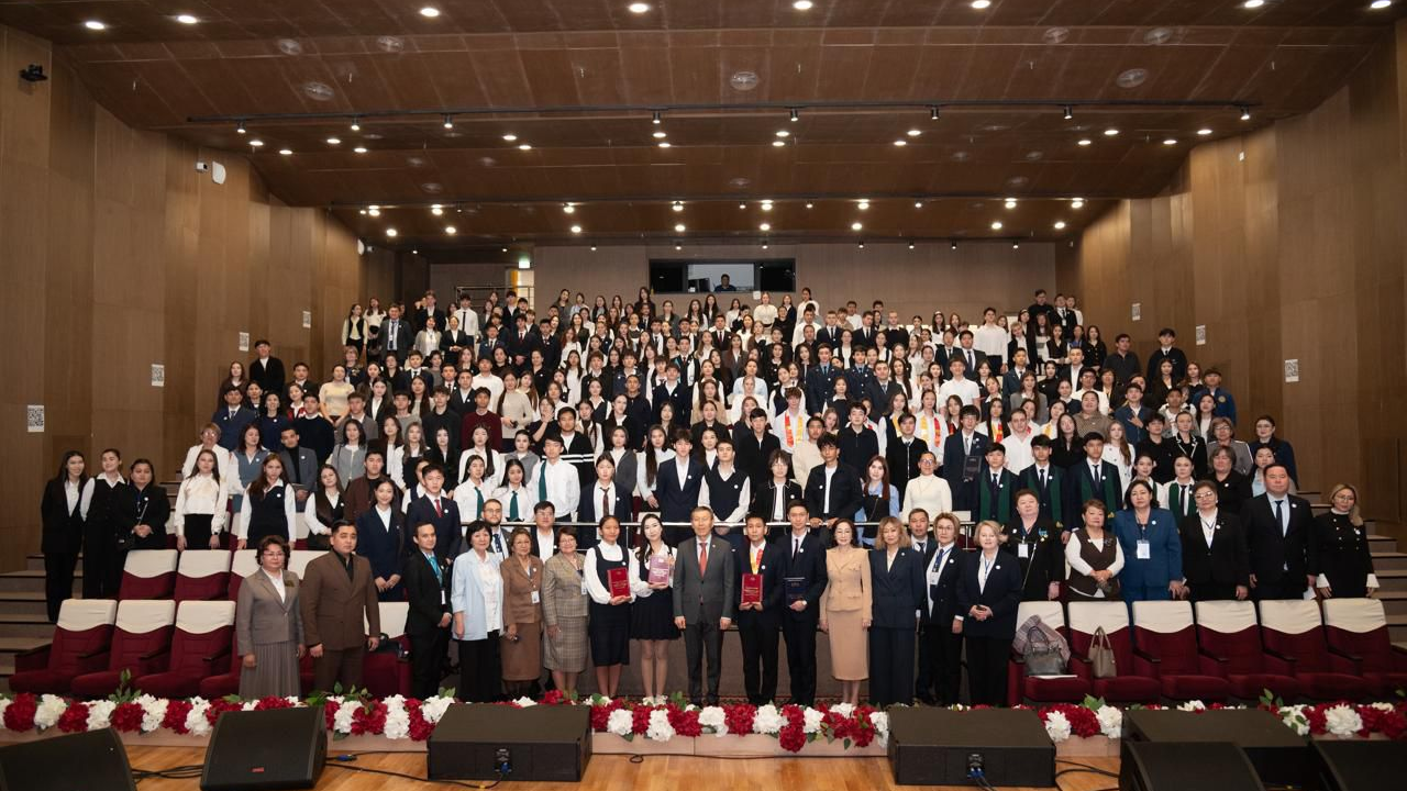 Нұрлан Әбдіров Жас сайлаушылар клубының мүшелерімен кездесті