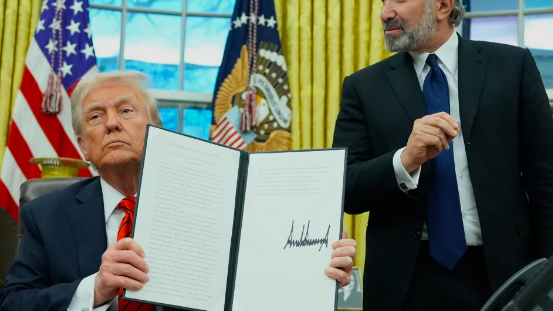 Трамп Ресейдің әрекеттерін АҚШ ұлттық қауіпсіздігіне төнген қауіп деп бағалаған жарлық жариялады