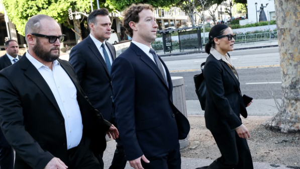 Facebook (Meta) basshylary sot aldynda jaýap beredi: áleýmettik jeliler jasóspirimderge zıan keltirdi degen aıyp taǵyldy