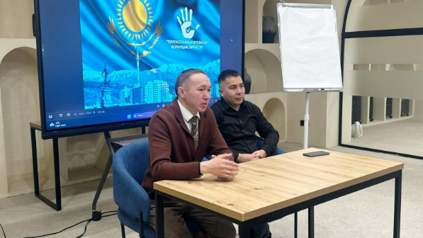 Референдумды бақылаушылар баспасөз мәслихатын өткізді