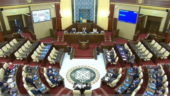 Нартай Сәрсенғали – Мемлекет басшысы жаңа Конституцияның басты авторы