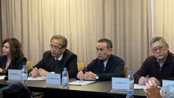 Сарапшылар жаңа конституциялық модельдегі партиялардың рөлін талқылады