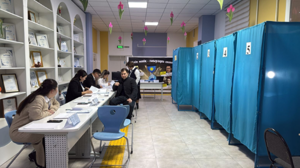 Алматыда жалпыұлттық референдум басталды: 653 сайлау учаскесі ашылды