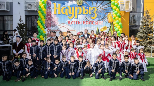 Qýansa, bala qýansyn: Marat Sultanǵazıev balalarmen birge Naýryz merekesin atap ótti