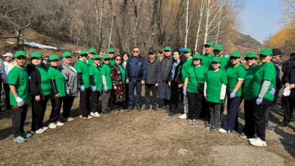 Bulaq kórseń, kózin ash: Almaty oblysynda 1500 adam «Móldir bulaq» aksıasyna qatysty