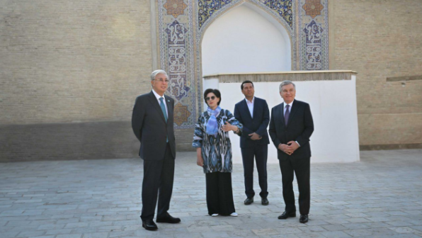 Қазақстан мен Өзбекстан президенттері Бұхараның тарихи орындарын аралап көрді