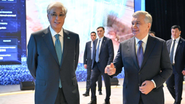 قازاقستان مەن وزبەكستان پرەزيدەنتتەرى جاساندى ينتەللەكت حاكاتونىنا باردى