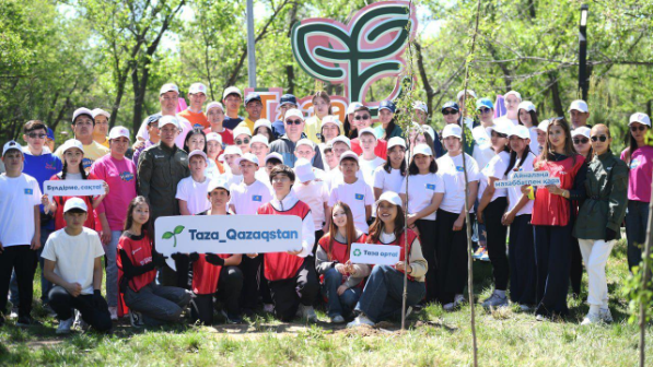 «تازا قازاقستان»: الماتى وبلىسىندا 47 مىڭ ادام قاتىسقان اۋقىمدى سەنبىلىك ءوتتى