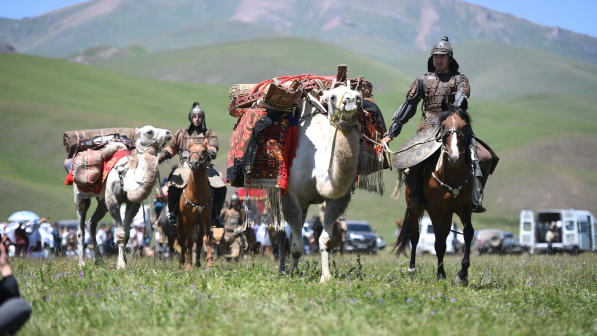 Shalkóde tórinde 150 kıiz úı tigildi: «Hantáńiri qazynasy» festıvali bastaldY